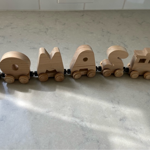 THOMAS Wooden Train Magnetic letters - Picture 11 of 11